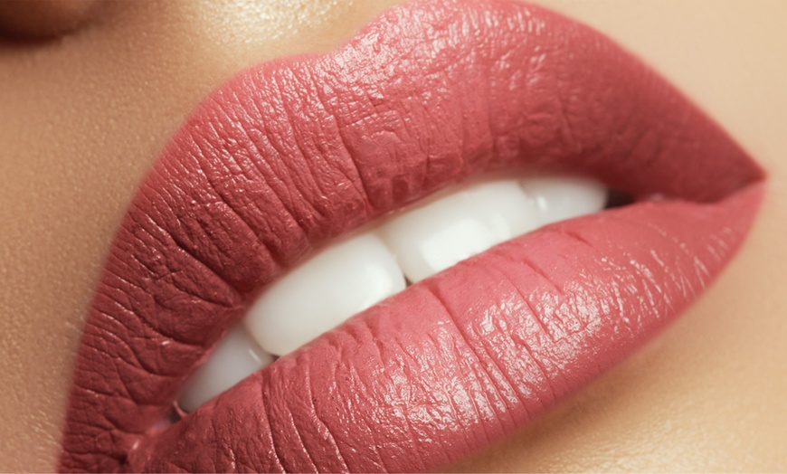 Image 1: Full Lips Semi-Permanent Make-Up