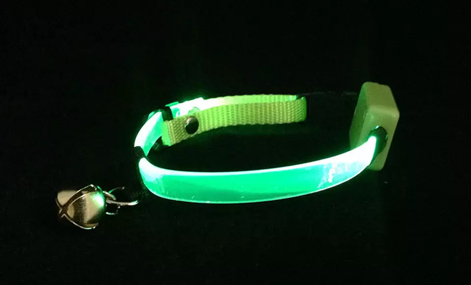 LED Cat Collar. Multiple Colors Available. Free Returns. - Second Medium