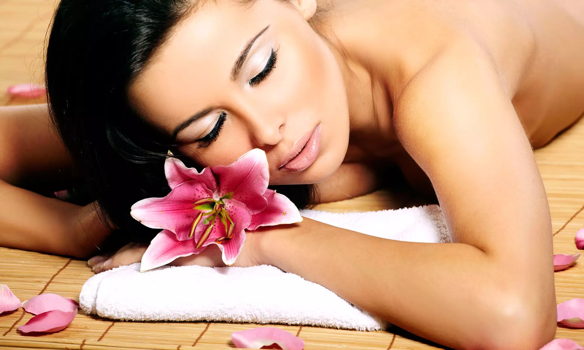 One, Three, or Five 60-Minute Massages with a Wellness Evaluation at Aloha Wellness Center (Up to 88% Off) - Primary Image