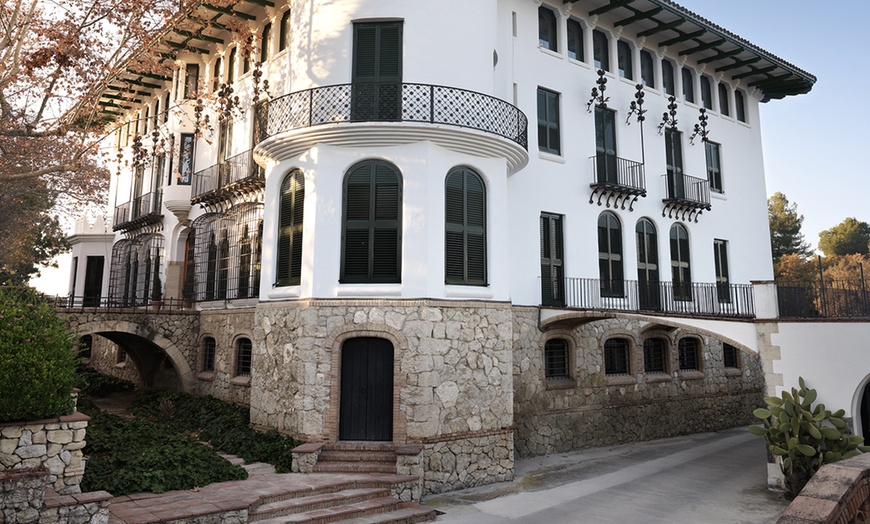 Image 11: Entrada Bodegas Codorniu