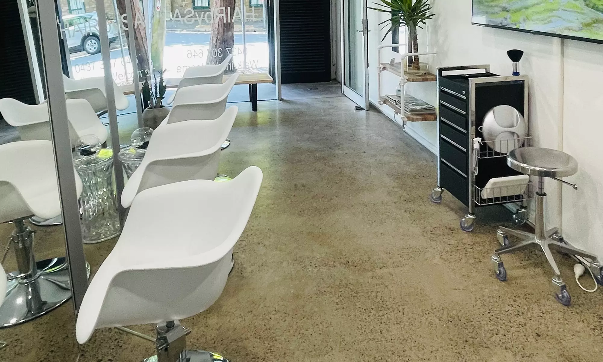 Fresh Look with Wash, Cut, Style Blow Dry, Foils or Full Color + Deep Hydration Treatment