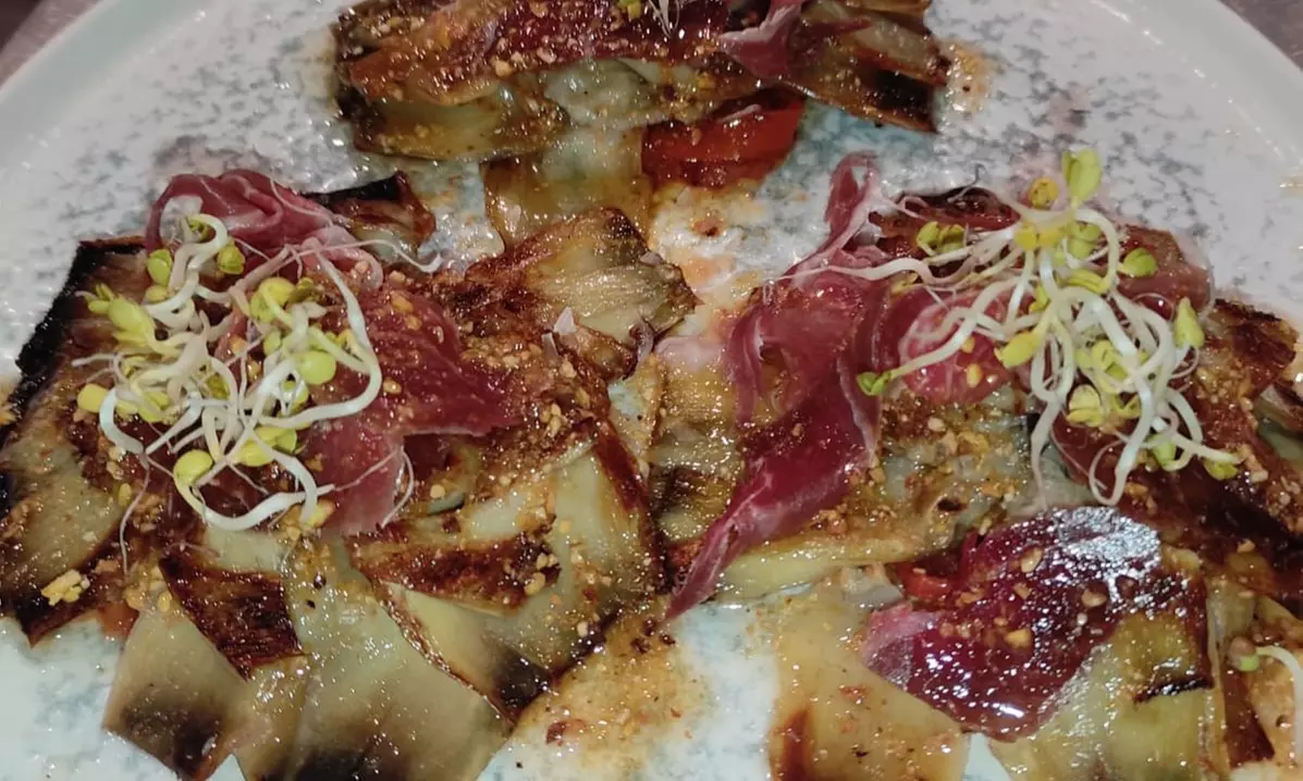 Menú degustación de 3 tiempos, postre y bebida para 2 o 4 personas