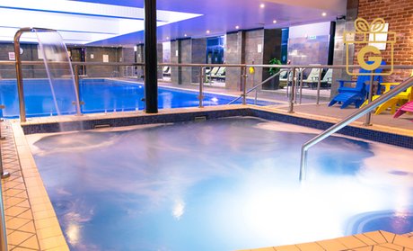 Hampshire: 4* Stay with Breakfast