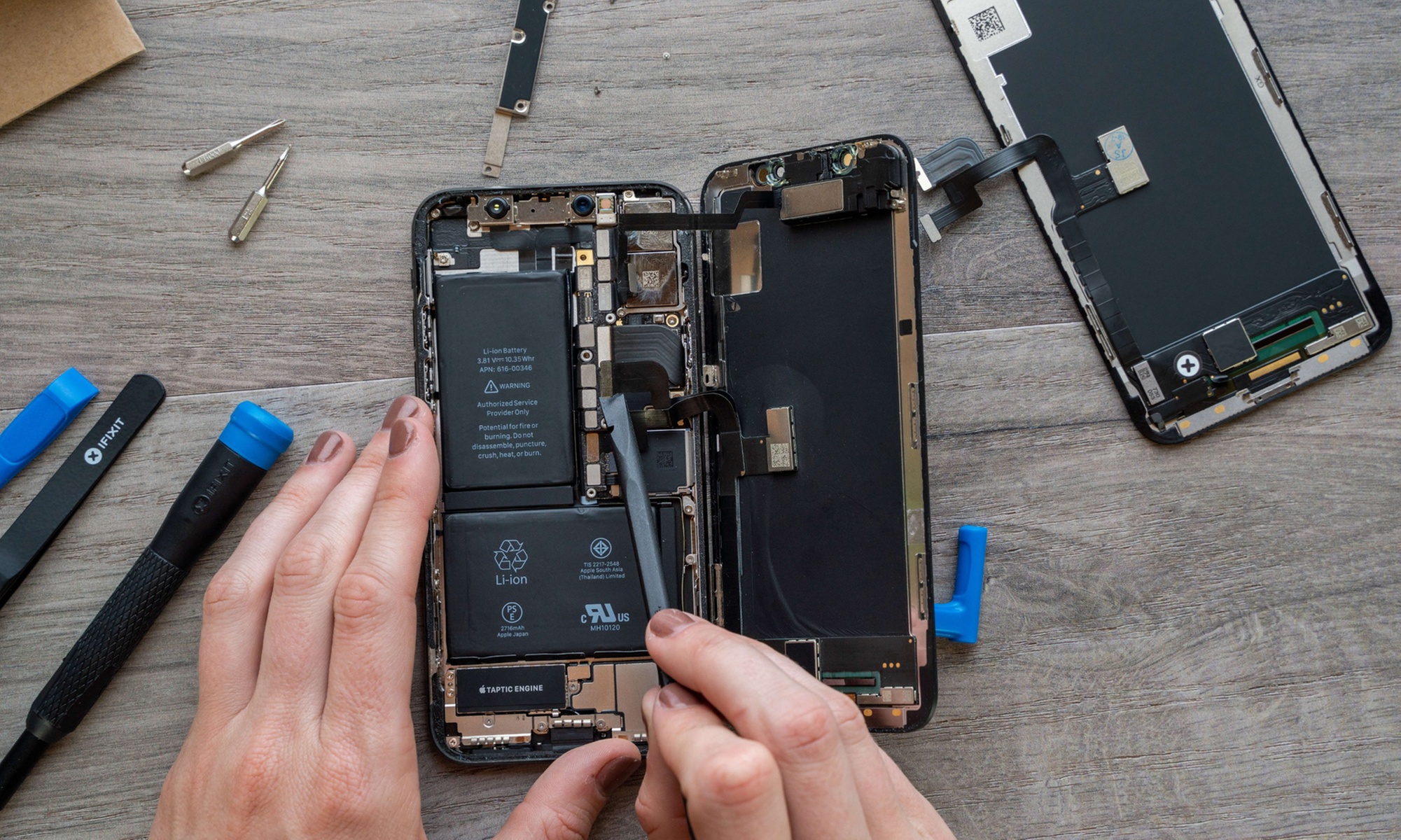 Priceless Phone Repair/Priceless Computer Offers Expert LCD Repair for iPhone for Latest Models (Up to 50% Off)