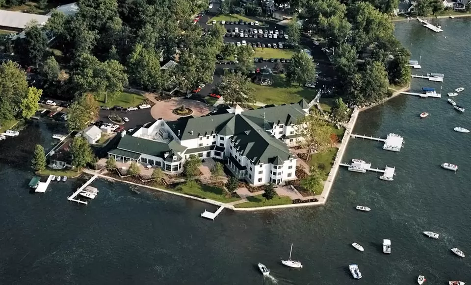 1-Night Stay for Up to Four at Oakwood Resort in Syracuse, IN - Primary Image