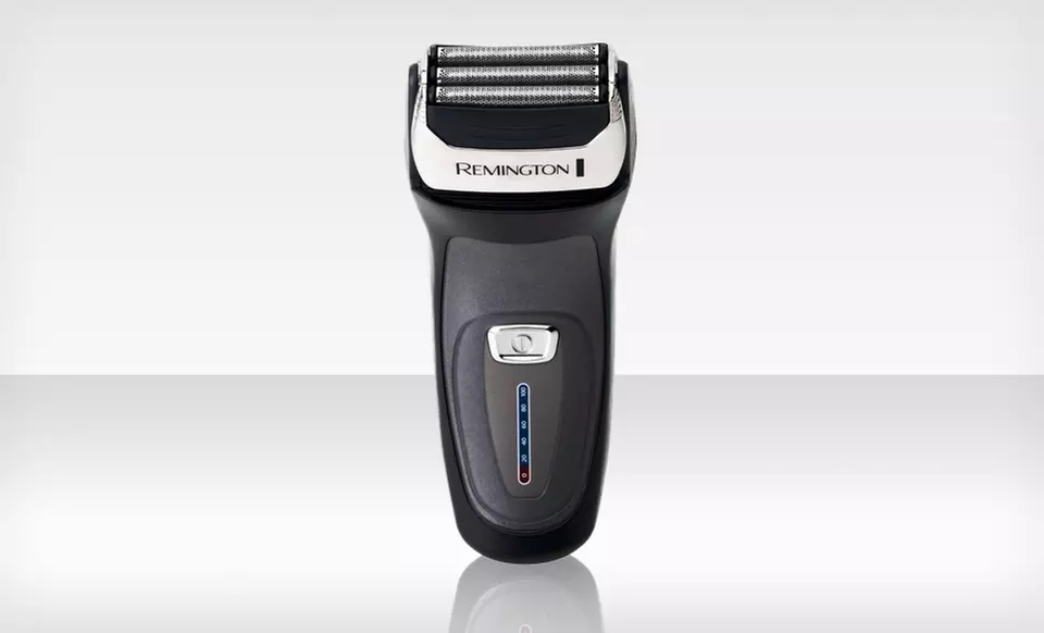 $39.99 for Remington Men's Pivot and Flex Triple Foil Shaver ($99 List Price) - Primary Image