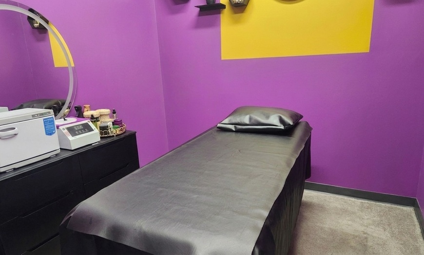 Image 5: Achieve Smooth Skin w/ an Underarm or Bikini/Brazilian Wax /the Combo
