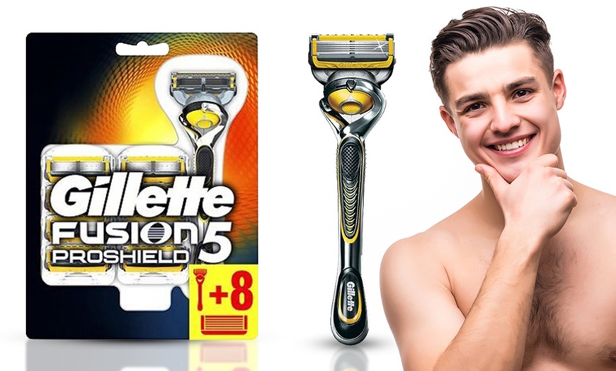 Image 1: Gillette Fusion Proshield Razor