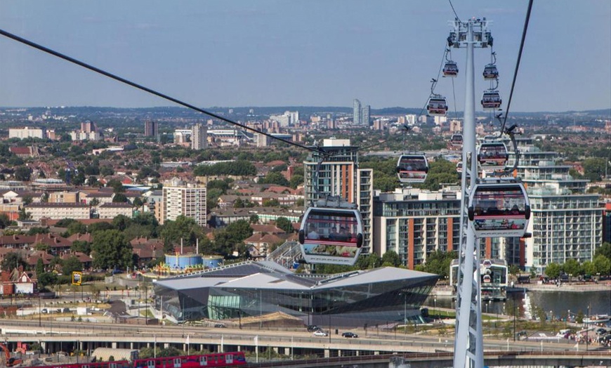 Image 2: London Docklands: Standard Double or Twin Room with Breakfast