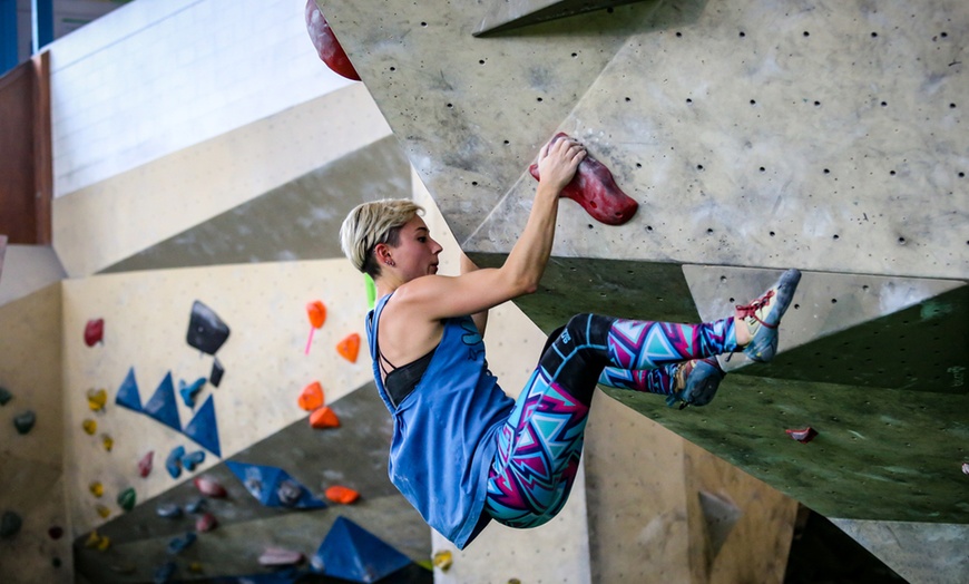 Image 10: Tageseintritt in die Boulderhalle inkl. Kletterschuhe