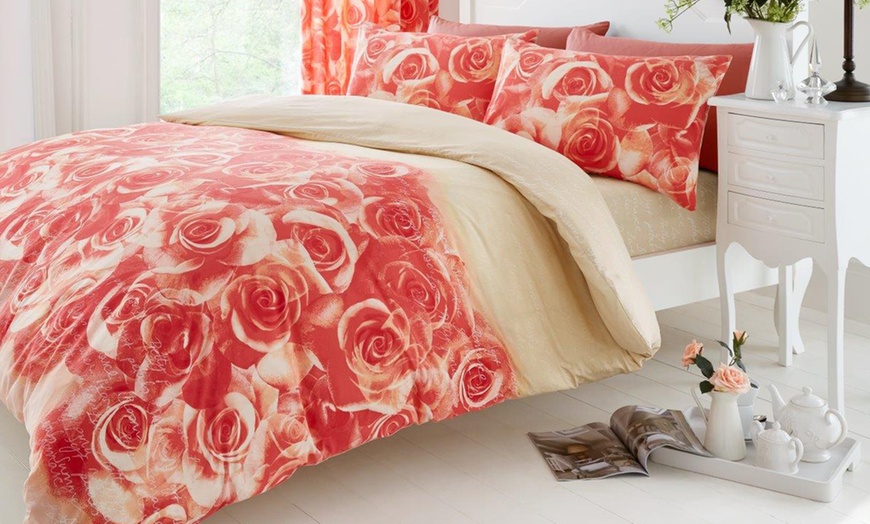 Image 2: Easy-Care Duvet Cover Set