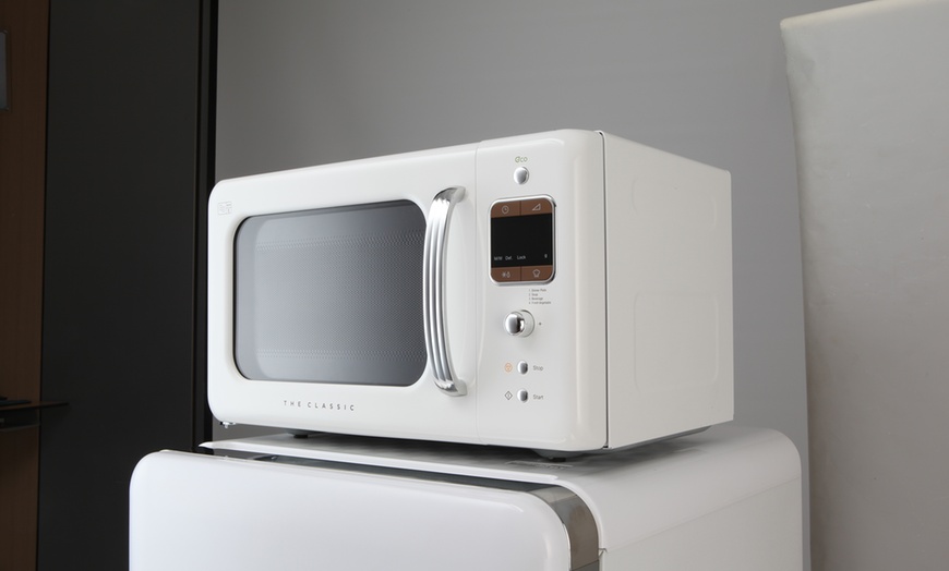 Image 20: Daewoo 800W Retro Microwave