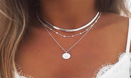 Collana a tripla catena con ciondolo