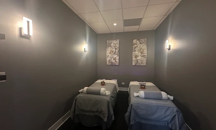 Image 2: Unwind w/ One or Two 60-Minute Deep Stress-Relief Healing Body Massage