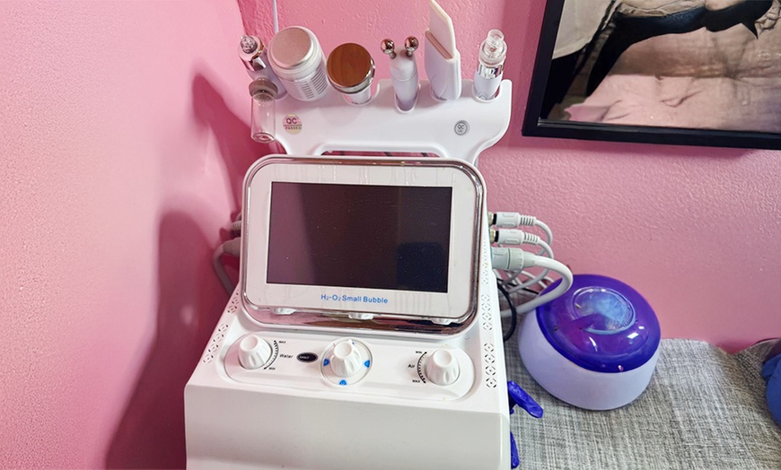 Image 6: Tratamiento facial con dermapen y opción a extras para 1 persona