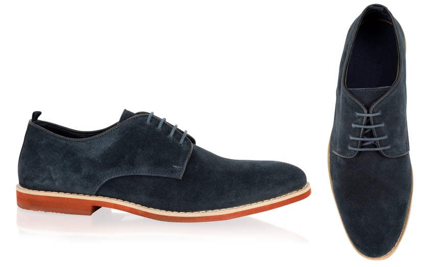 Image 5: Chaussures en daim pour homme