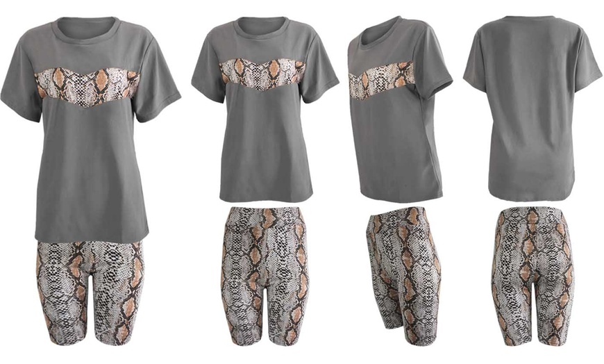 Image 10: Women's Snake or Leopard Print Shorts and T-Shirt Set
