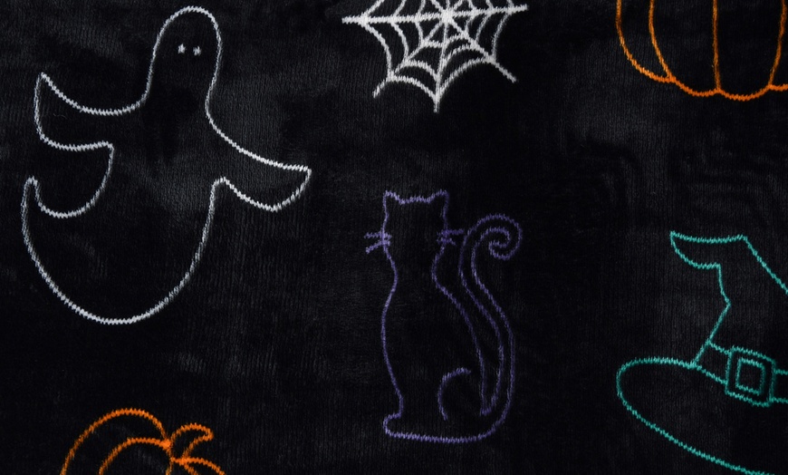 Image 4: Smart Living Reversible Halloween Mix Duvet Set