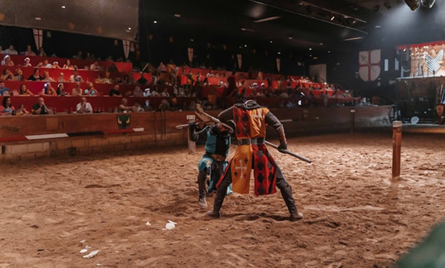 Image 8: Espectáculo medieval Robin Hood para toda la familia con cena incluida