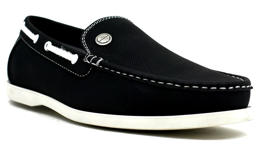 Image 2: Men's Slip-On Boat Shoes