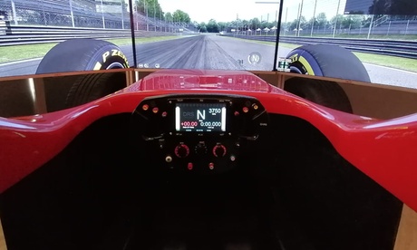 Esperienza di simulatore professionale di F1 da 25 o da 60 minuti per una o 2 persone (sconto fino a 50%)