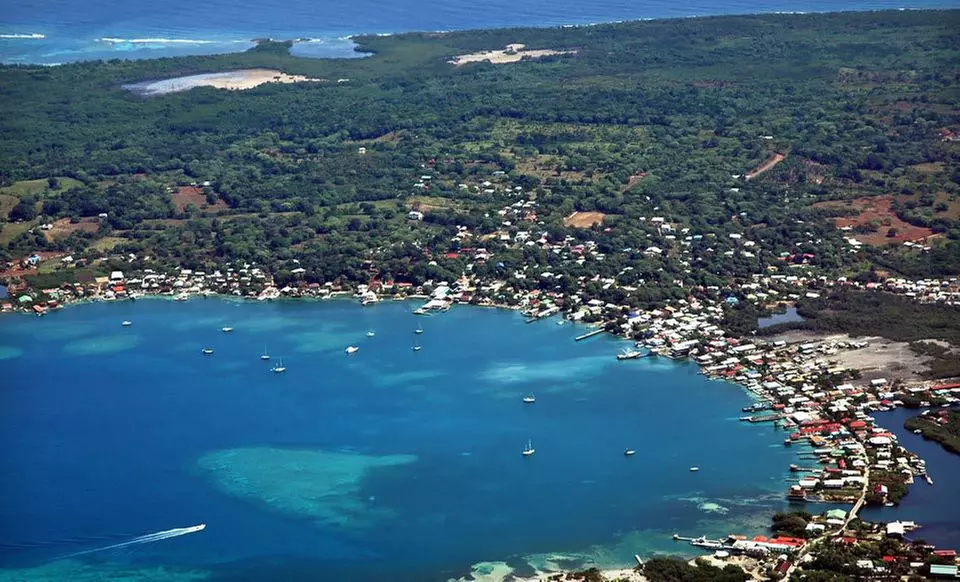 Five- or Seven-Night Stay with All Meals, Sunset Cruise, and Optional Dive Package at Utila Lodge in the Bay Islands - Primary Image