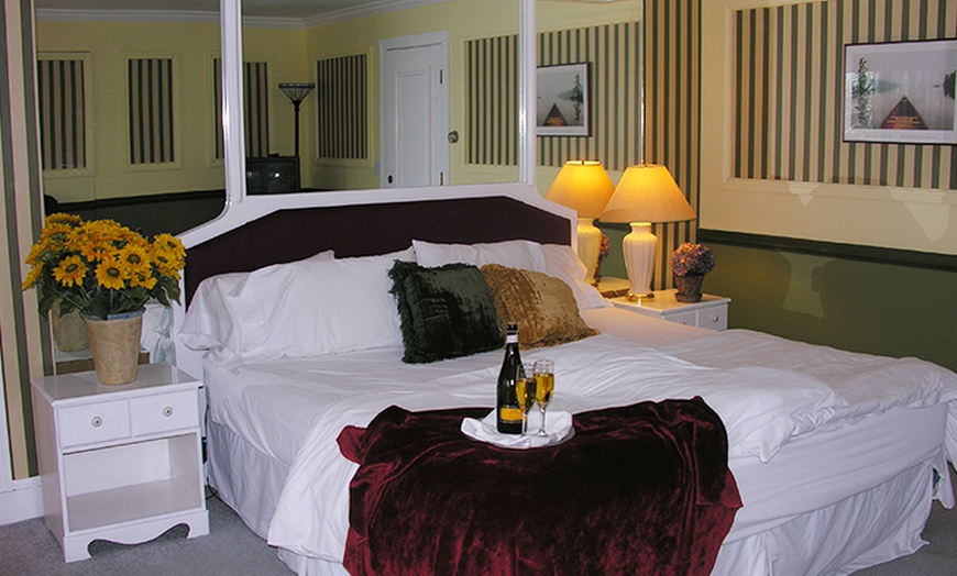 Image 3: 2-Night Stay in Stowe, Vermont