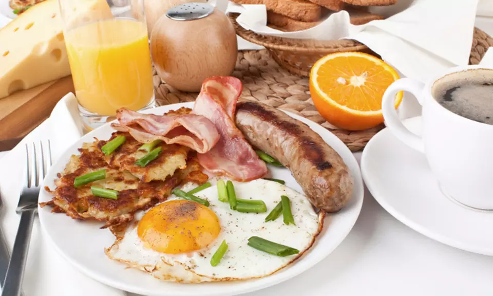 Genuss pur: Frühstück, inkl. Getränke in der LuxxLounge Frankfurt für bis zu 4 Personen (bis zu 41% sparen) - Primary Image