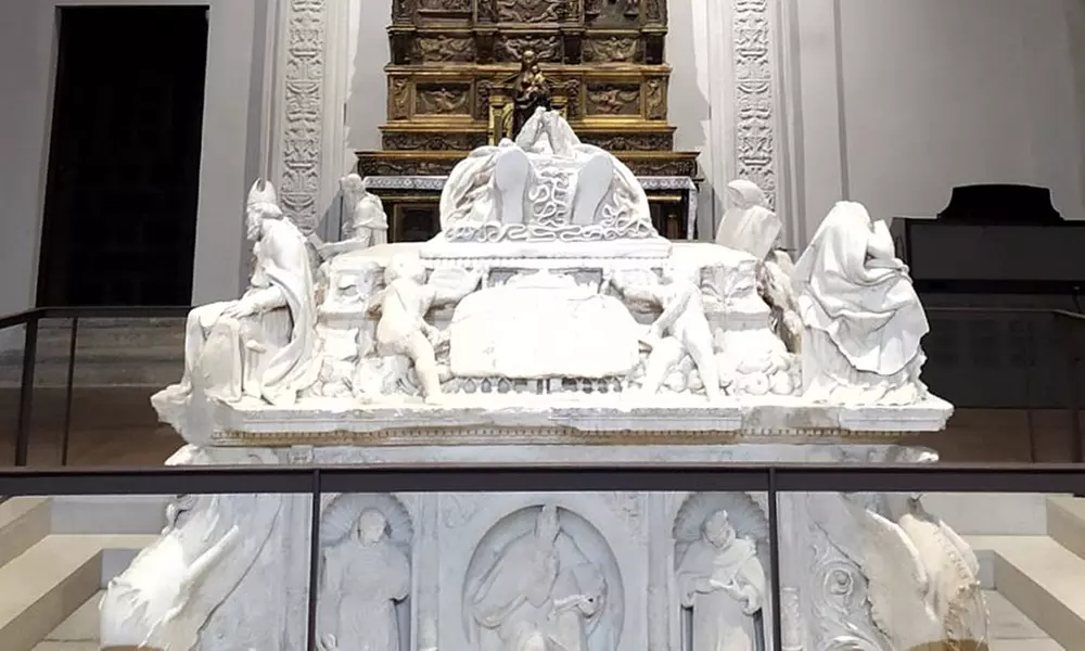 Visita turística guiada por Alcalá de Henares en Alcalá Turismo Y Más