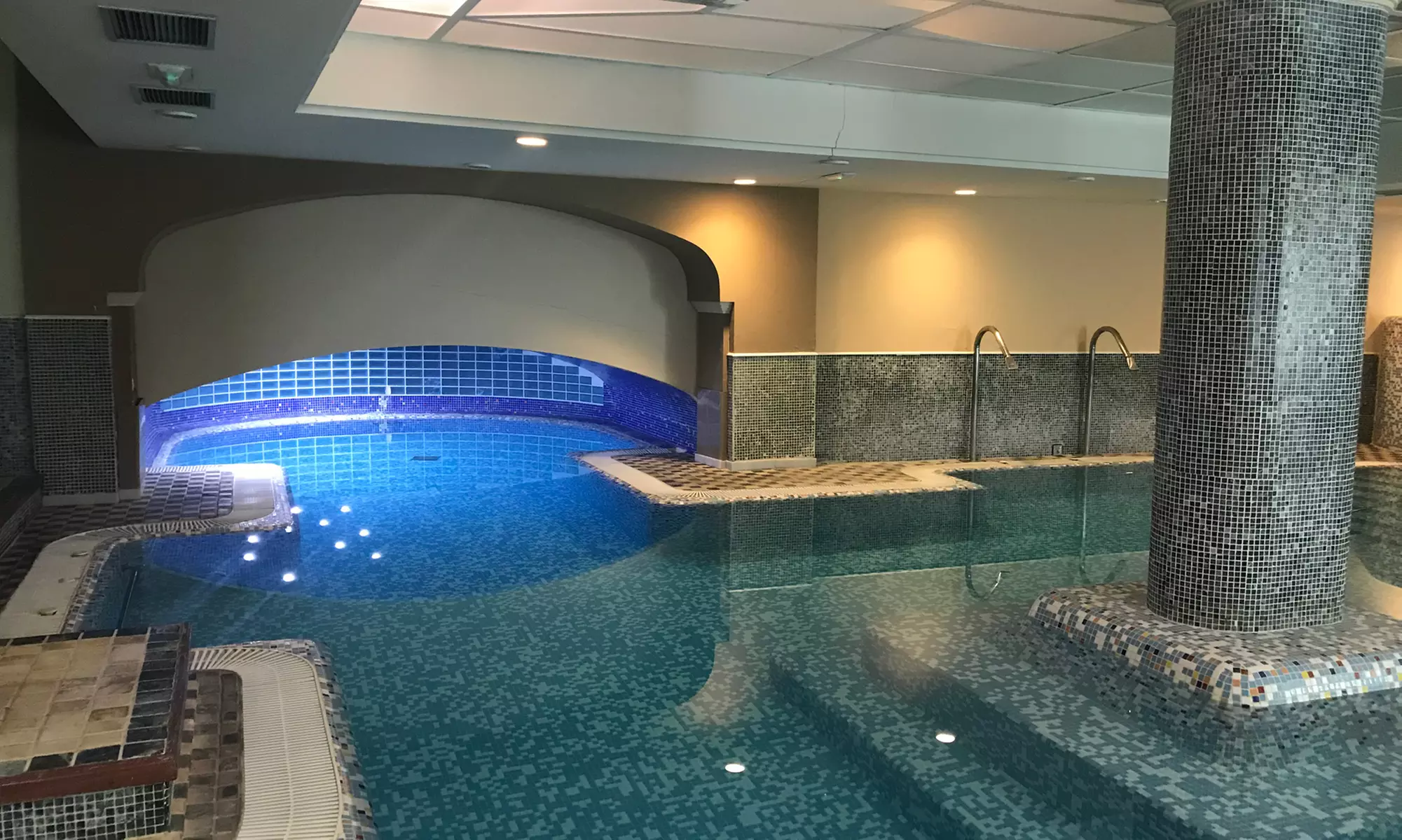 Circuito spa de 90 minutos para dos con masajes de 25, 40 o 50 minutos