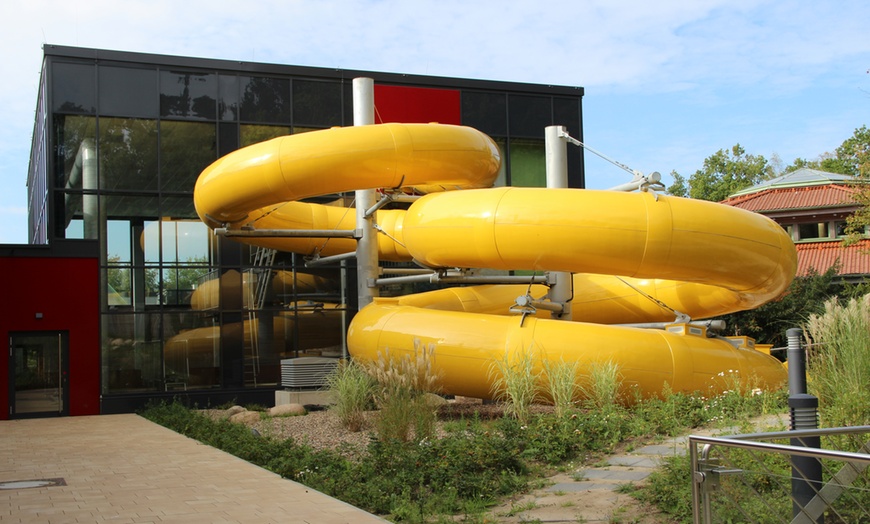 Image 2: Tagesticket Schwimmbadlandschaft