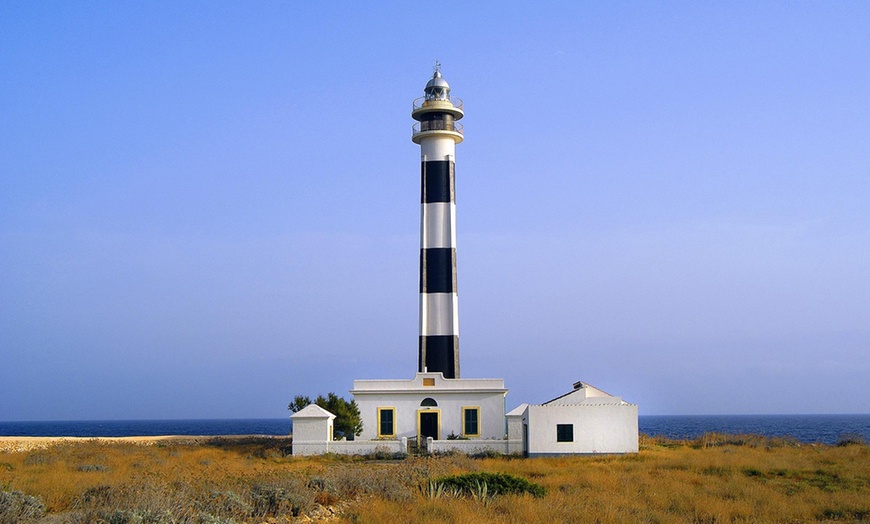 Image 17: ¡Ahorra en tu viaje en ferry en las Baleares con este descuento!