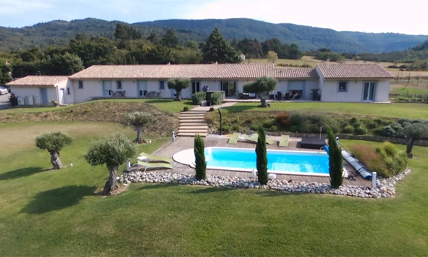 Proche Carcassonne : 1 à 2 nuits avec pdj, bain à remous et dégustation de vin en option au Relais de l'Alsou pour 2 - Primary Image