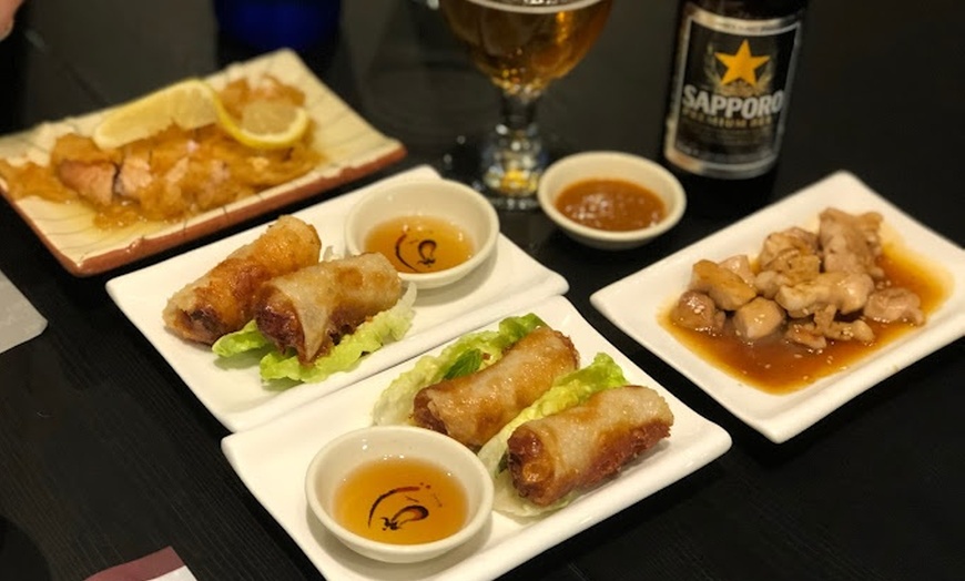 Image 5: Explora lo auténtico: menú degustación de sushi para 2 o 4 personas