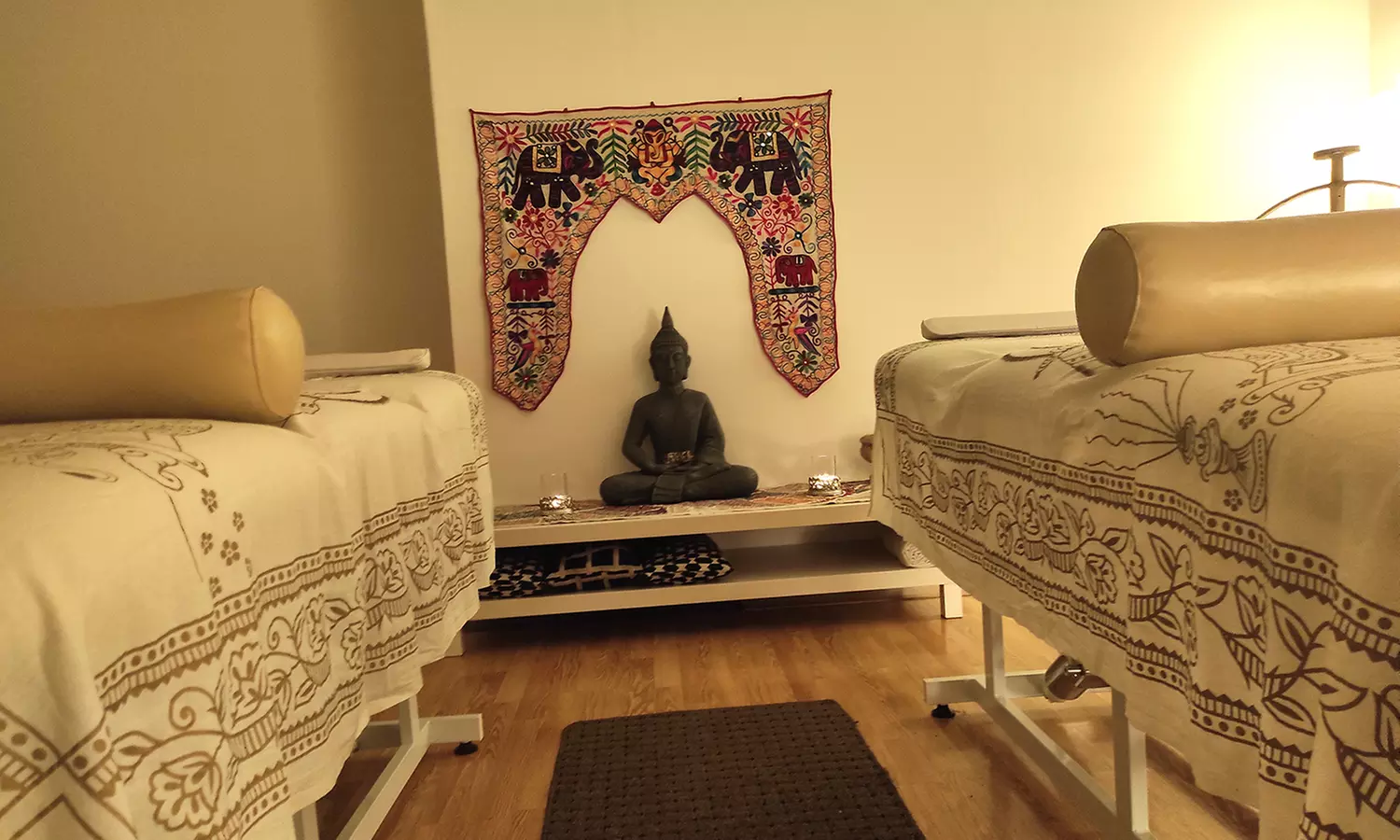 Ritual esencial en pareja 50 min con aromaterapia, cava y trufas