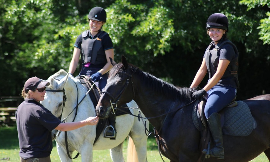 Image 1: Group Horse Riding Class