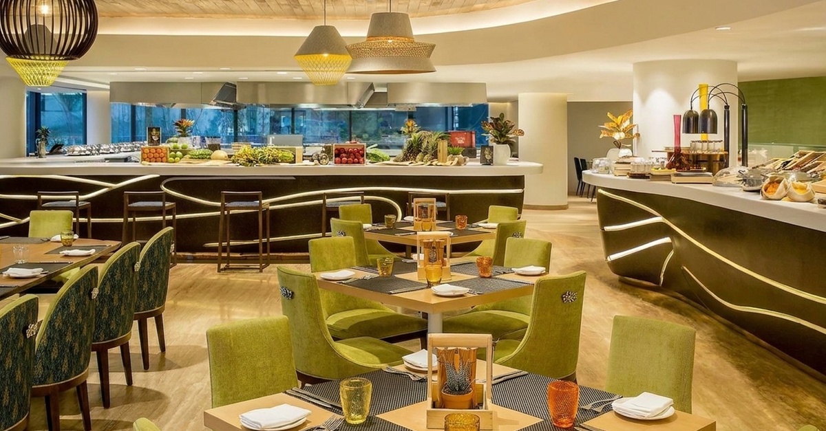 Weekend Brunch With Beverages & Complimentary Pool And Beach Access Weekend Brunch With Beverages & Complimentary Pool And Beach Access