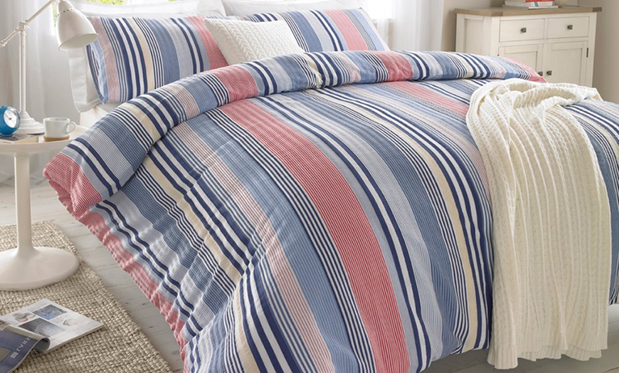 Image 1: Seersucker Duvet Set