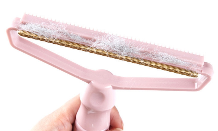 Image 7: One or Two Portable Pet Hair Remover Tools