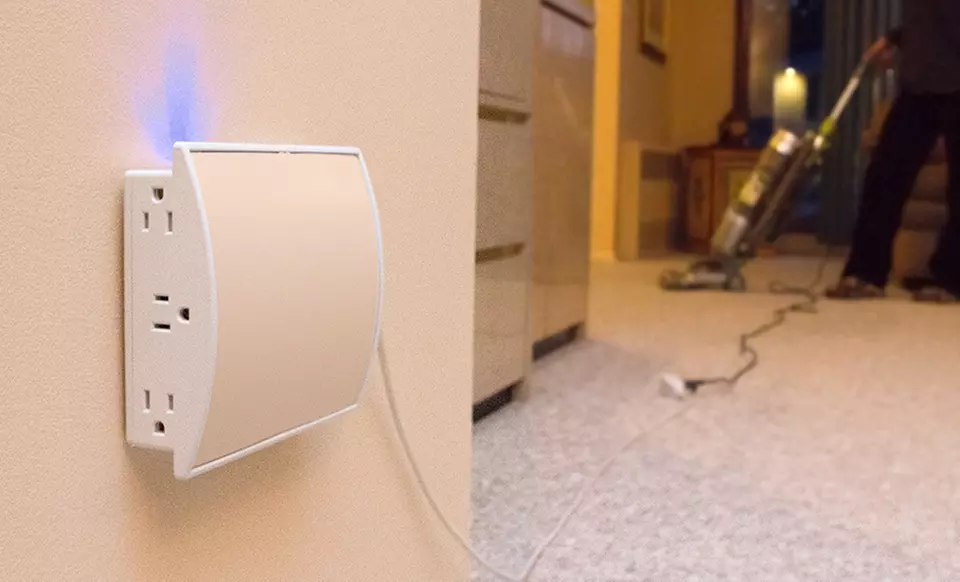 Xtendacord All-in-One Power Source with 6 Outlets, 6ft. Retractable Outlet, and Surge Protection - Primary Image