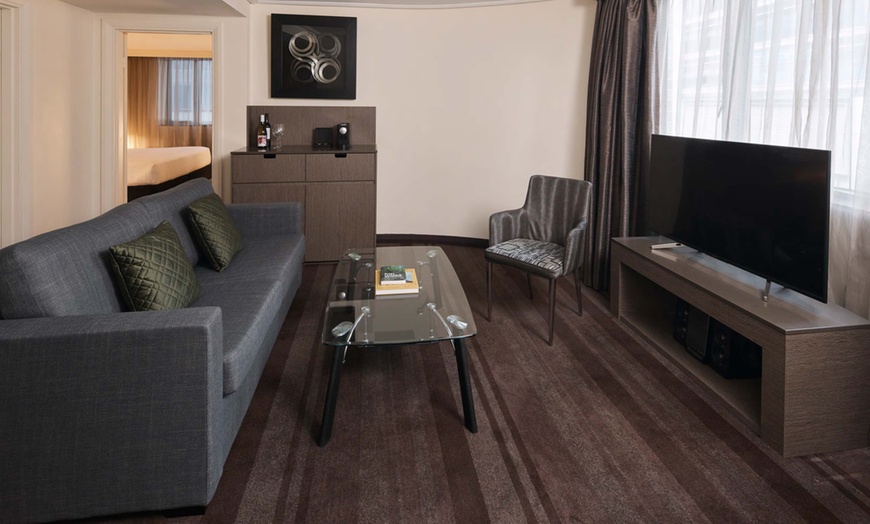 Image 6: Stylish Sydney CBD: 4* Executive King Room