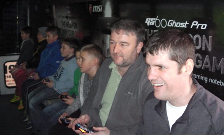 Image 9: Gaming Bus Children's Party