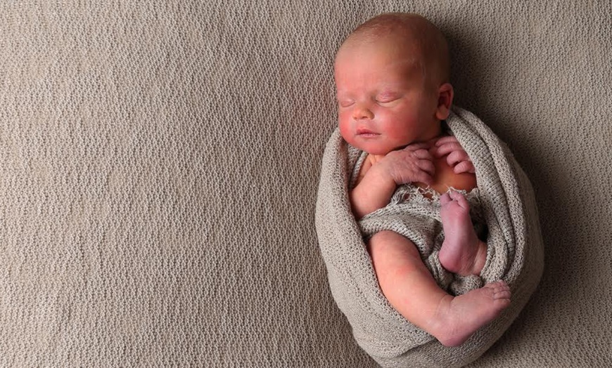 Image 6: Newborn Photoshoot with Prints