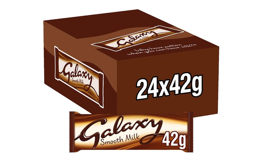 Image 4: 24-Pack of Galaxy Caramel or Milk Chocolate Bars