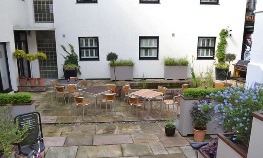 Image 10: Bristol: 4* Double or Twin Room Stay with Breakfast