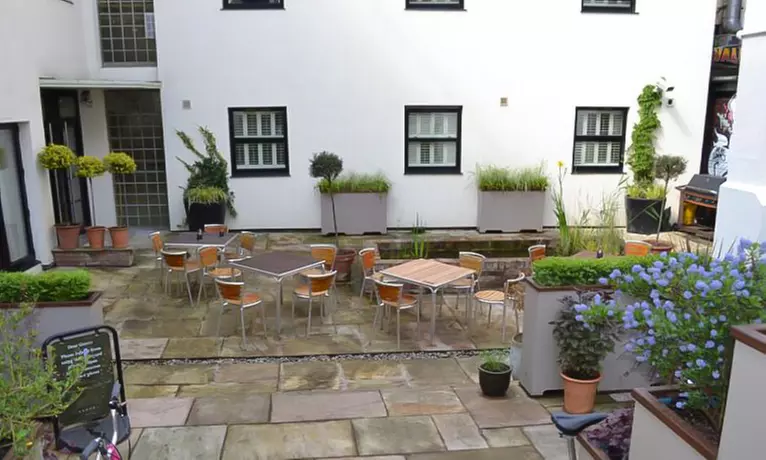 4* Bristol: Double or Twin Room Stay with Breakfast, Prosecco & More