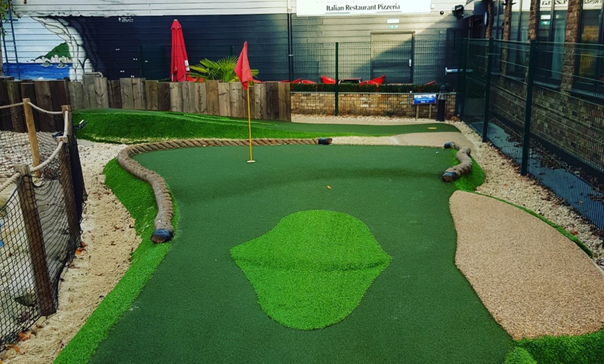 Image 4: 18 Holes of Mini Golf, Hendon