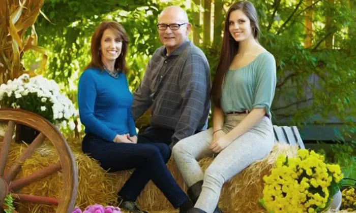 $59 for a 45-Minute Photo Shoot with 11"x14" Print and 25-Image DVD Slideshow at Spotlight Photography ($385 Value) - Primary Image