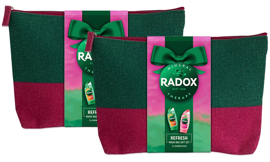 Image 4: Up to Four Radox Refresh Washbag Gift Sets