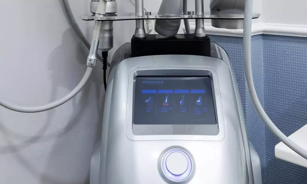 1 o 2 sesiones de exosomas con dermapen en rostro completo con limpieza facial superficial con 78% de descuento - Image 5